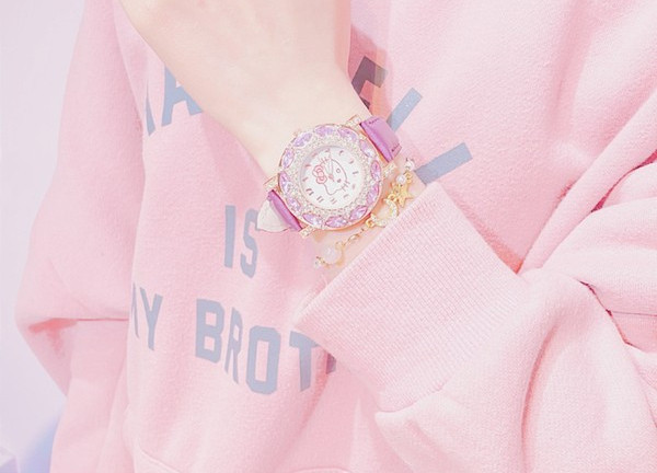 Детски часовник с декоративни камъни