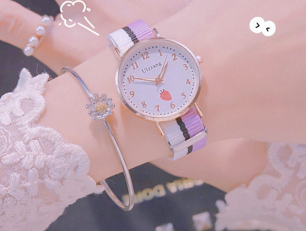 Детски ежедневен - часовник в няколко цвята 