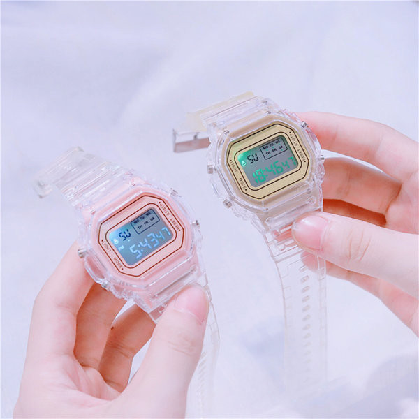 Детски часовник с квадратен циферблат и силиконова каишка