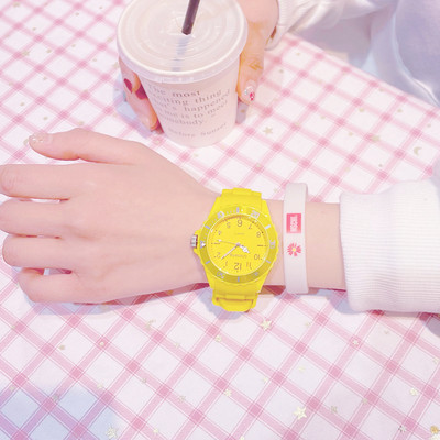 Ежедневен детски часовник с каишка от еко кожа