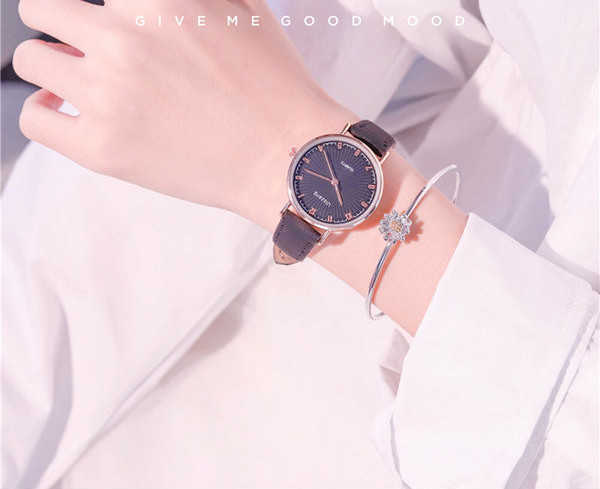 Детски водоустойчив часовник с каишка от еко кожа