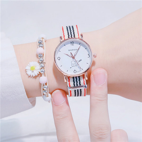 Детски часовник с каишка от канава