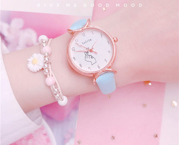 Детски кожен часовник в различни цветове 