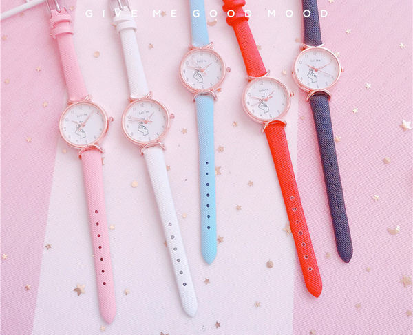 Детски кожен часовник в различни цветове 