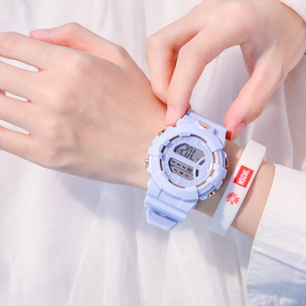 Електронен детски часовник в няколко цвята 