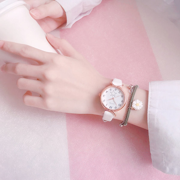 Водоустойчив  часовник с кръгъл циферблат