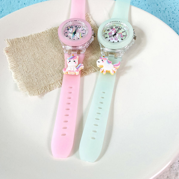 Детски часовник с 3D апликация 