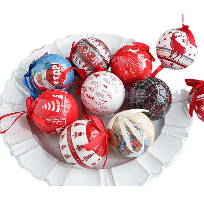 Vahtpallist jõulupuu ripats, rippuv loominguline kaunistus uusaasta talumaja välisukse kaunistuseks uus