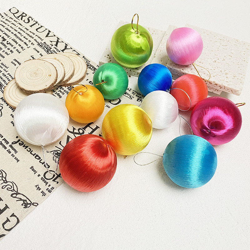 6/12tk/partii Kuuevärvilised jõulupallid Jõuluvärvilised siidipallid Jõuluvahupallid Jõulukaunistused Ripatsid Uusaasta