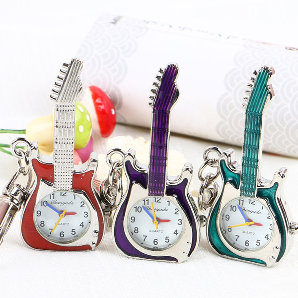 Детски часовник тип ключодържател с форма на китара