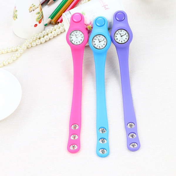 Ежедневен детски  часовник със силиконова каишка