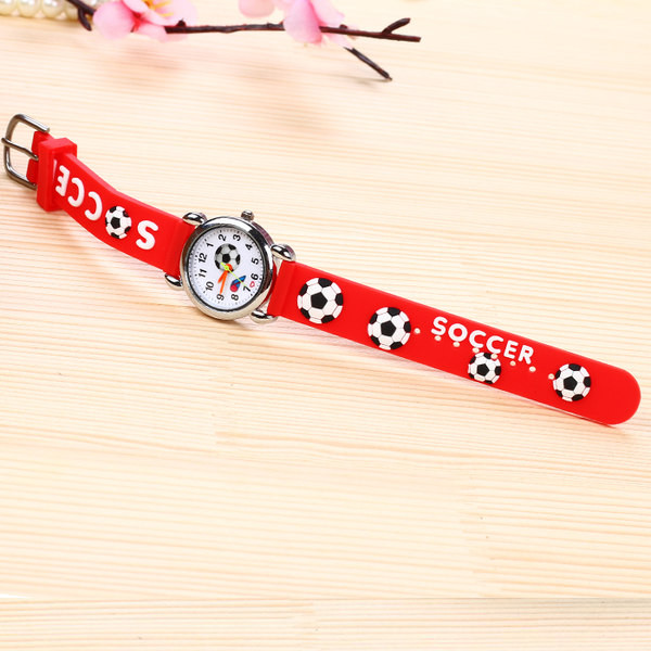 Детски часовник с кръгъл циферблат и силиконова каишка с футболна топка