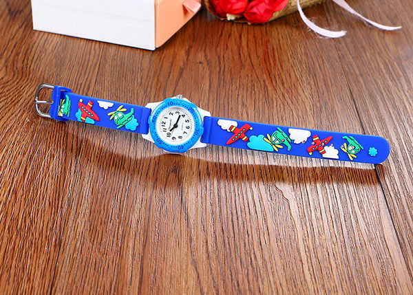 Детски електронен часовник в четири цвята 