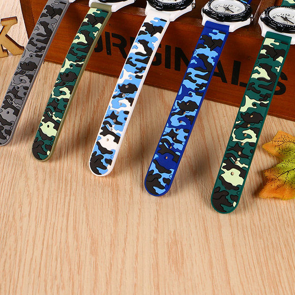 Водоустойчив детски часовник със силиконова каишка