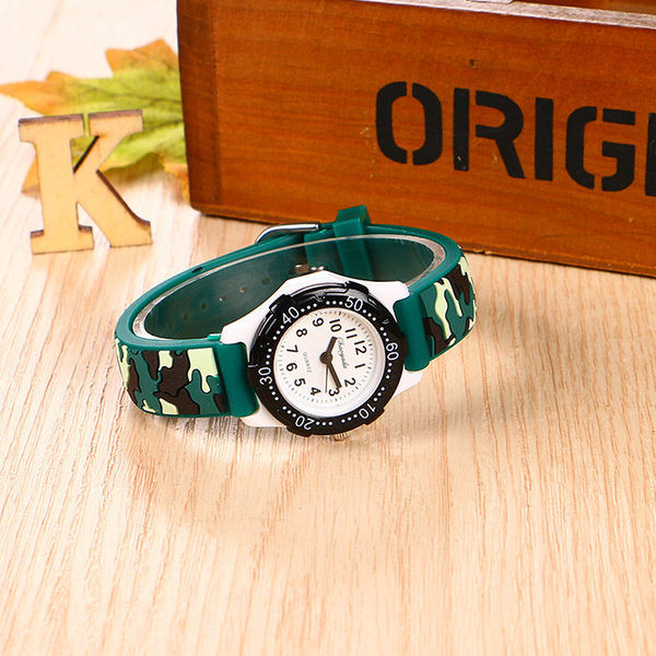 Водоустойчив детски часовник със силиконова каишка