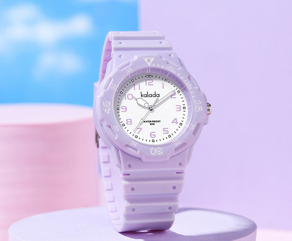 Детски водоустойчив часовник с гумена каишка