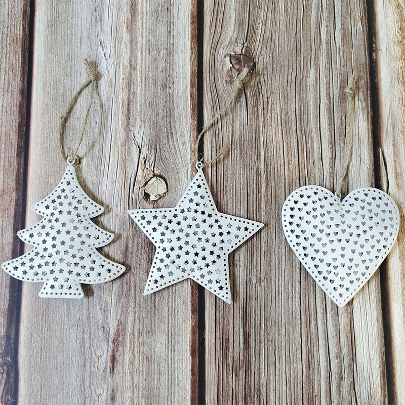 Коледна висулка Орнаменти от ковано желязо Метален декор за коледно дърво Звезда Любовна висулка Кухи занаяти Подарък за домашен декор на прозорци