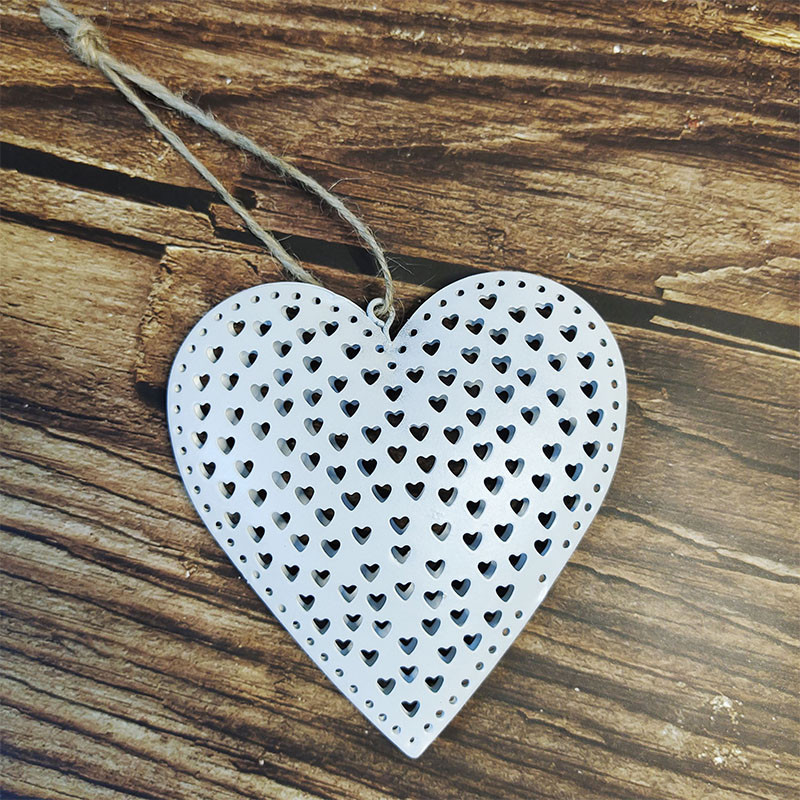 Коледна висулка Орнаменти от ковано желязо Метален декор за коледно дърво Звезда Любовна висулка Кухи занаяти Подарък за домашен декор на прозорци