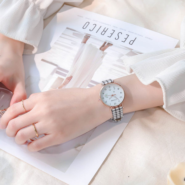 Ümmarguse sihverplaadiga helendav lastekell