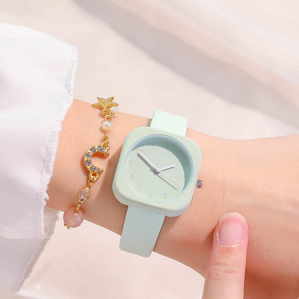 Детски квадратен часовник 