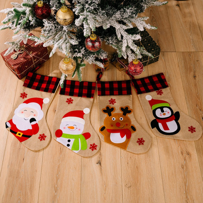 Чанта с горещи коледни чорапи Снежен човек Дядо Коледа Подарък Чанта за бонбони С шнурове Чанта за закуски За декорация на коледно дърво за дома 2023 Нова година