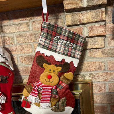 Коледни чорапи с бродирано име Коледна чанта за бонбони Персонализирано име Коледно дърво Творчески висулки Персонализирани новогодишни подаръци