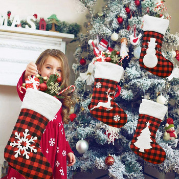 Χριστουγεννιάτικη κάλτσα Κόκκινη καρό άλκη νιφάδα χιονιού δώρο Τσάντες καραμέλα Χριστουγεννιάτικες κάλτσες κεντήματος Χριστουγεννιάτικο μενταγιόν Χριστουγεννιάτικο δέντρο Χριστουγεννιάτικη διακόσμηση για το σπίτι