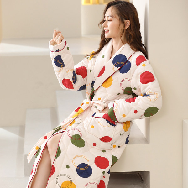 Дамски халат с джоб в различни цветове 