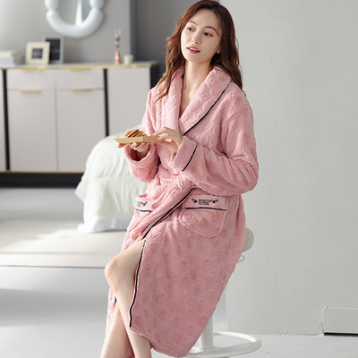 Halat de pluș de damă cu broderie