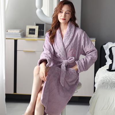 Halat de pluș de damă cu broderie