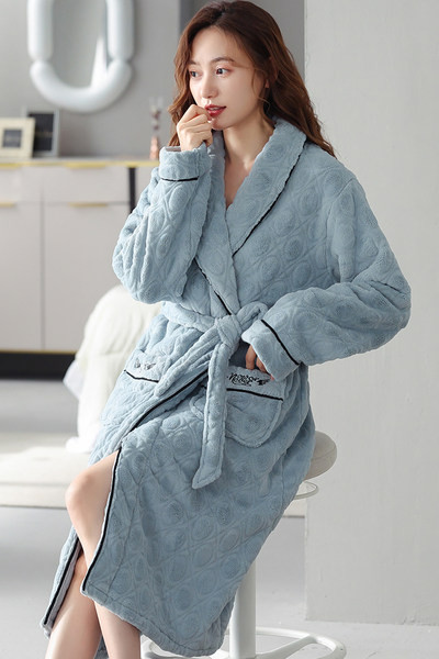 Halat de pluș de damă cu broderie