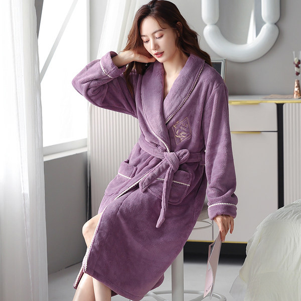 Halat de pluș de damă cu broderie