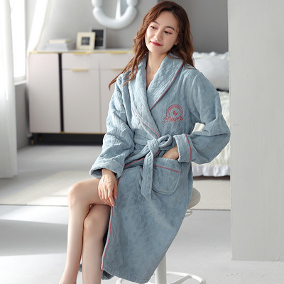 Fliisist vabaaja hommikumantel taskuga