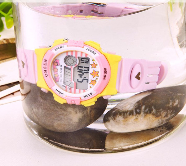 Novi model dječjeg elektronskog sata sa silikonskim remenom