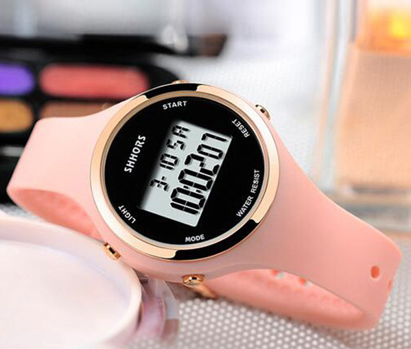 Laste veekindel käekell erinevates värvides