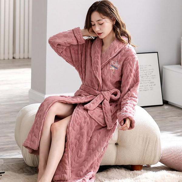 Naujo modelio moteriškas pūkinis chalatas su dirželiu - kelių spalvų