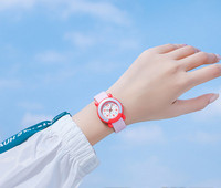 Водоустойчив часовник с кръгъл циферблат и силиконова каишка