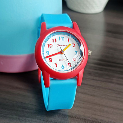 Водоустойчив детски часовник с силиконова каишка