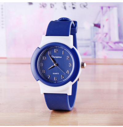 Водоустойчив детски часовник с силиконова каишка