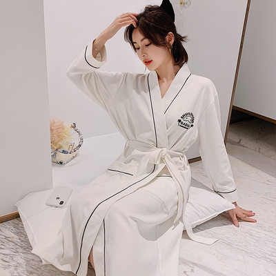 Γυναικείο μπουρνούζι - με κέντημα και τσέπη