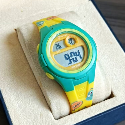 Детски водоустойчив часовник със силиконова каишка