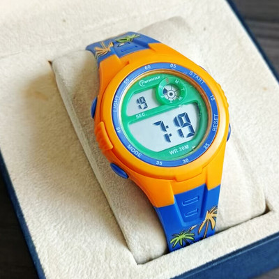 Детски водоустойчив часовник със силиконова каишка
