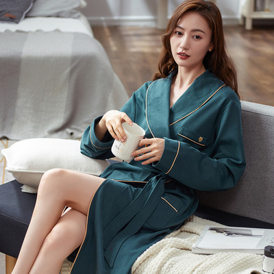 Дамски халат с бродерия и колан в няколко цвята