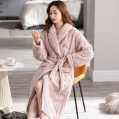 Плюшен дамски домашен халат с колан и джобове
