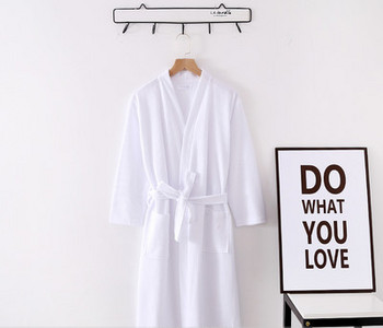 Ежедневен дамски халат с цветна щампа