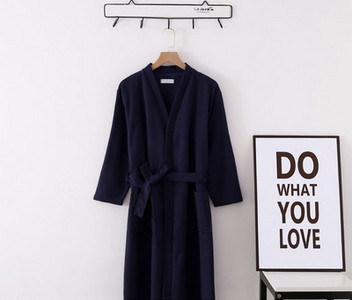 Ежедневен дамски халат с цветна щампа