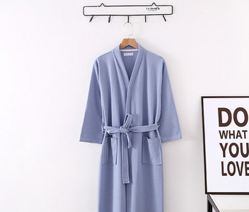 Ежедневен дамски халат с цветна щампа