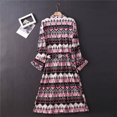 Ежедневен дамски халат с цветна щампа