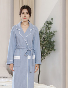 Нов модел дамски халат с джобове и колан