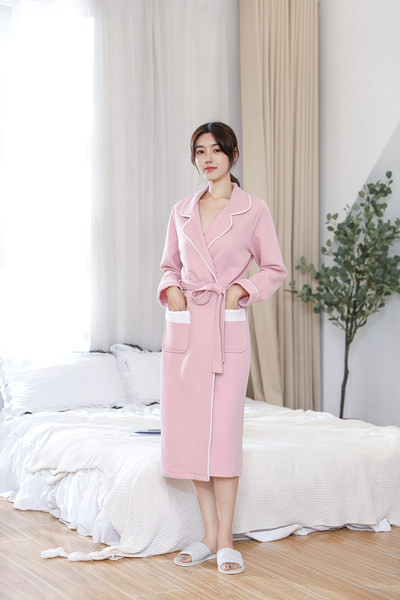 Нов модел дамски халат с джобове и колан